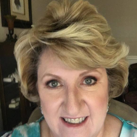 Meet your Posher, Karen - Picture 1 of 1